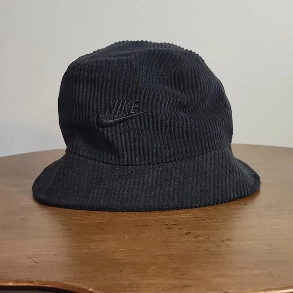 NWT! Black  Nike Bucket Hat! - Picture 1 of 9